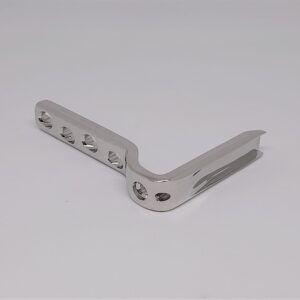 PLACA ANGULADA / BLOQUEADO PEDIATRICA DE 90º X 4 ORIF DESP. 15 MM. LONG. DE CLAVO 40 MM. (11-16 AÑOS)